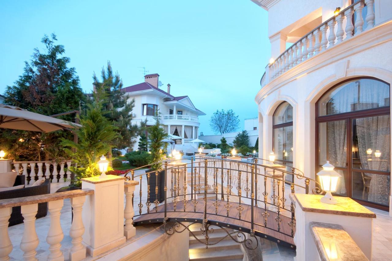 Villa Le Premier - Maestro Odesa Exterior photo