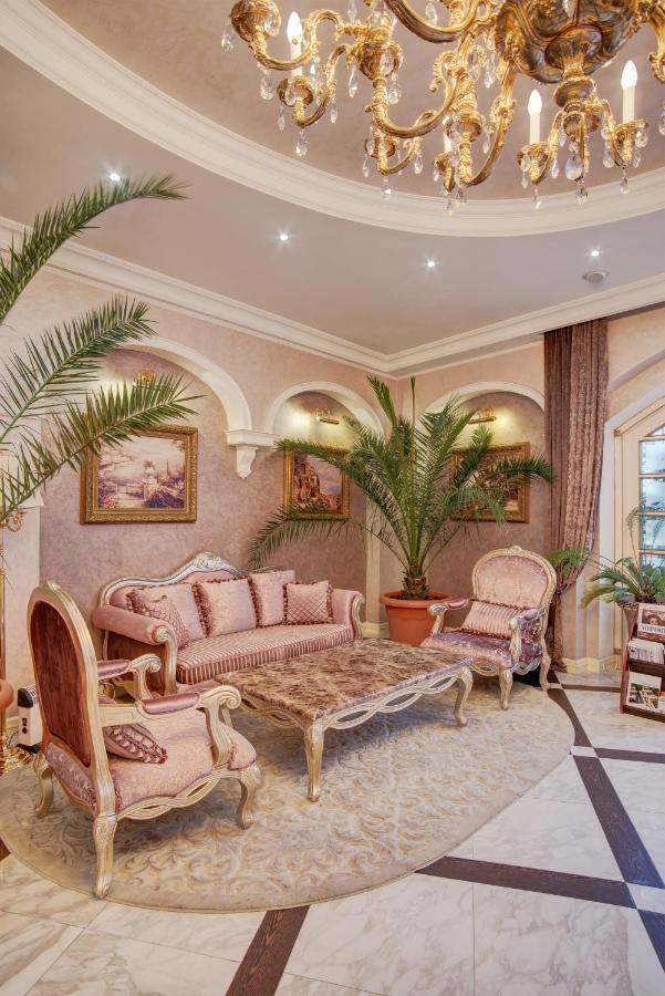 Villa Le Premier - Maestro Odesa Exterior photo