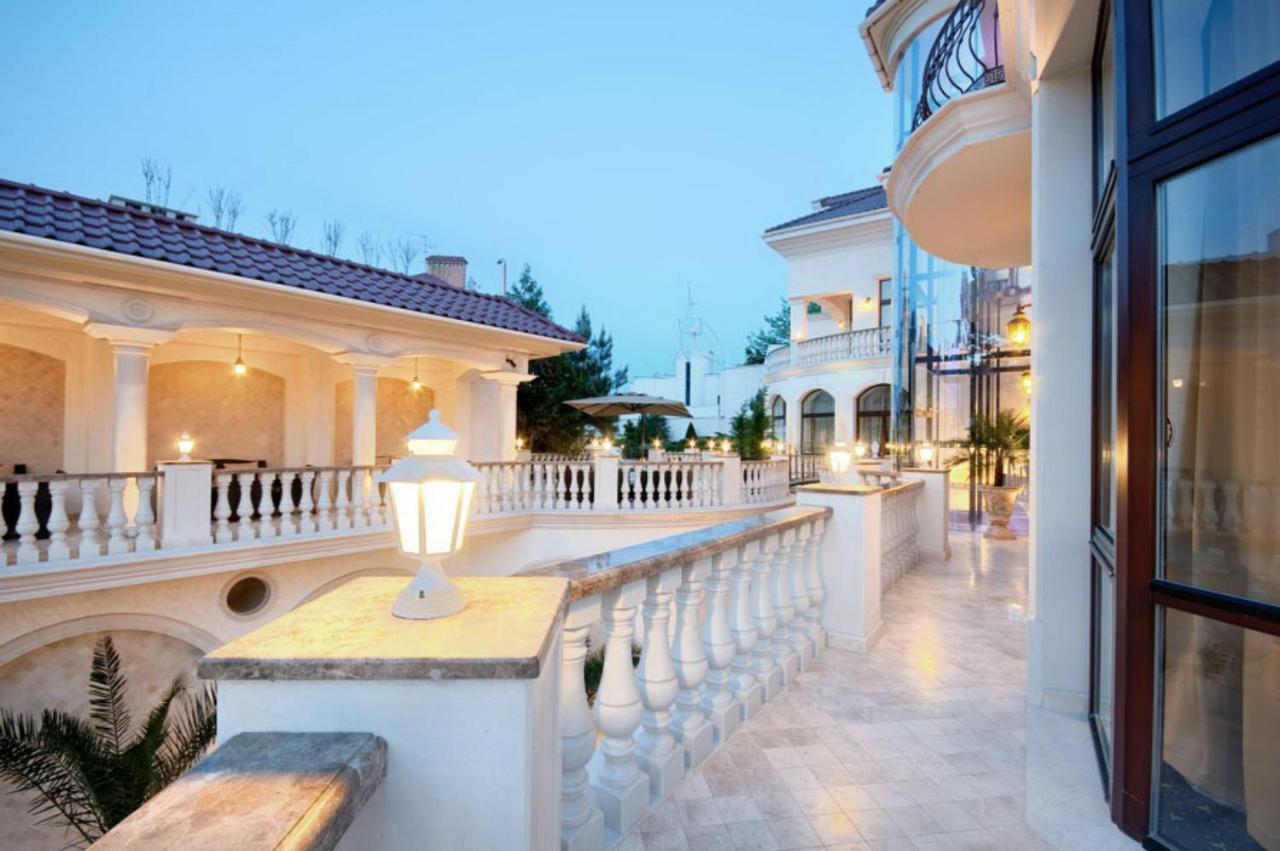 Villa Le Premier - Maestro Odesa Exterior photo