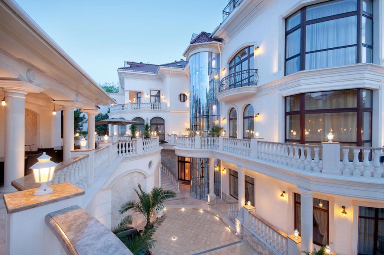 Villa Le Premier - Maestro Odesa Exterior photo