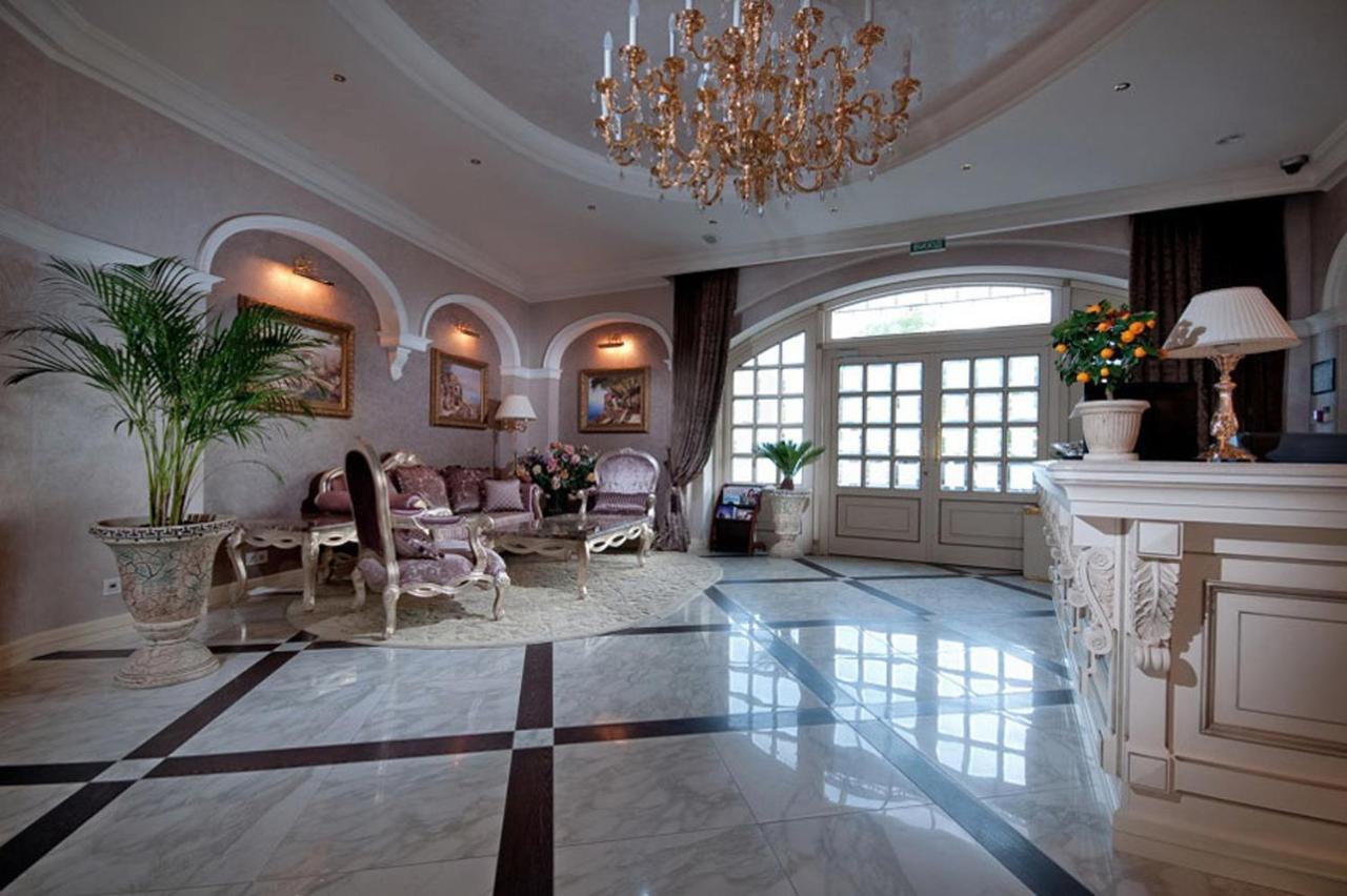 Villa Le Premier - Maestro Odesa Exterior photo