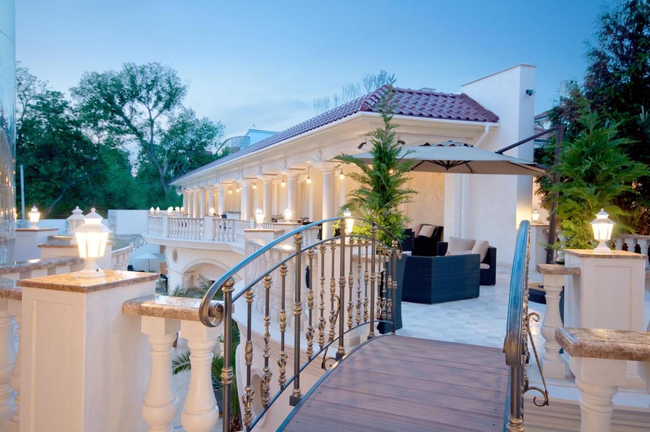 Villa Le Premier - Maestro Odesa Exterior photo