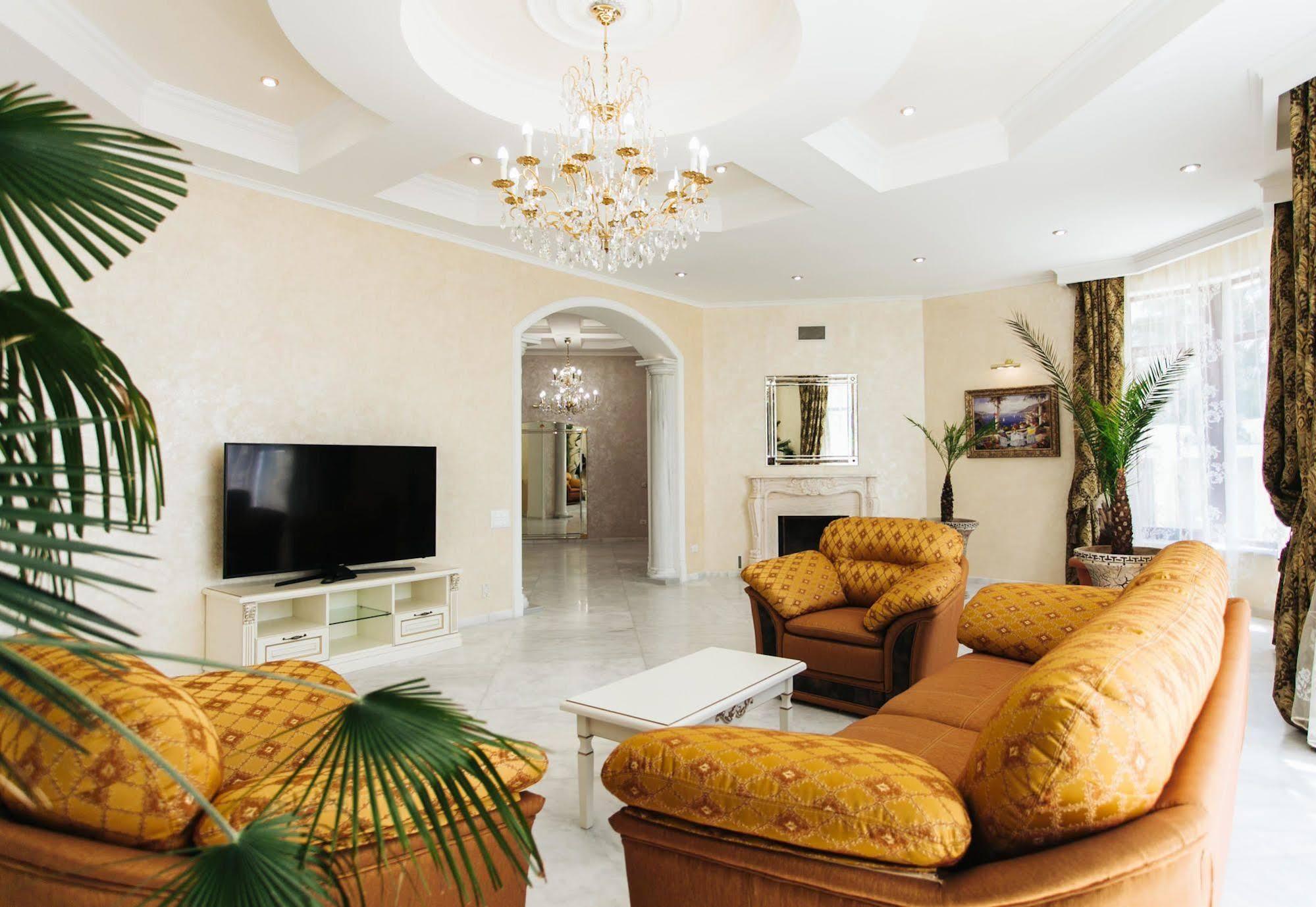 Villa Le Premier - Maestro Odesa Exterior photo